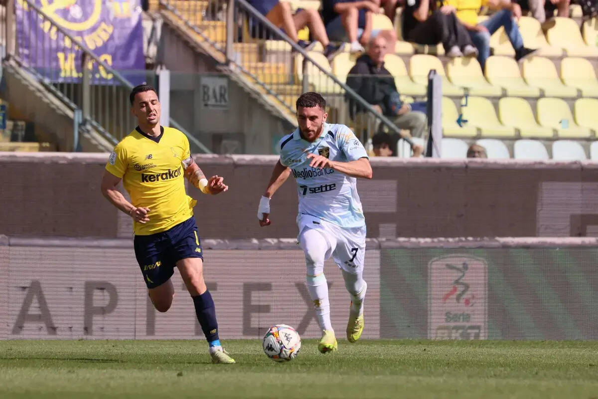 Frosinone are playing a silly transfer game with Celtic’s over Fares Ghedjemis.