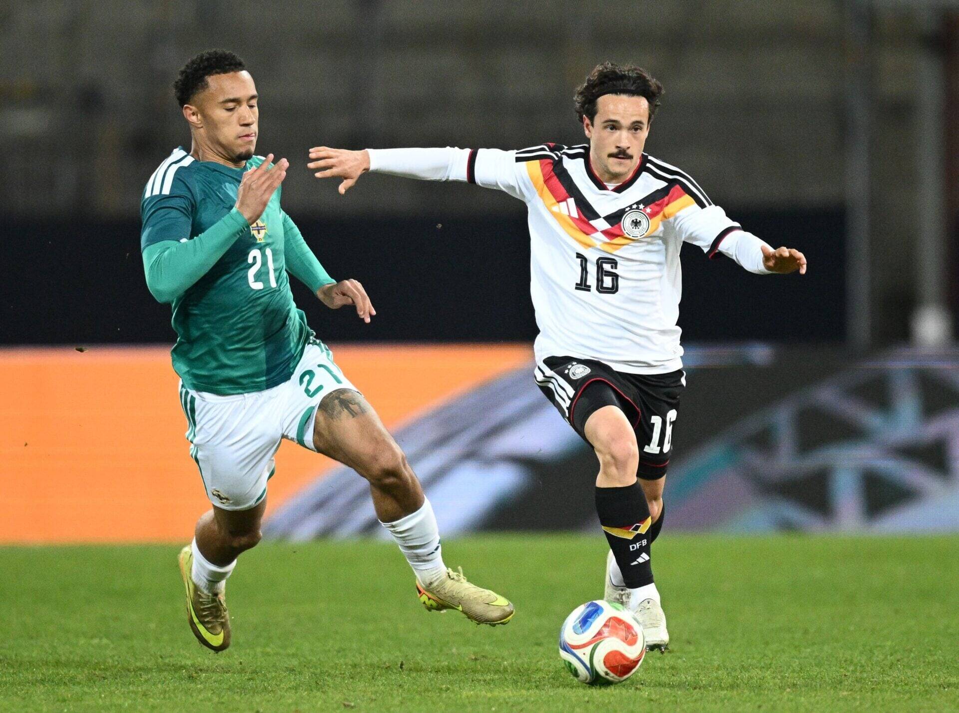 Celtic transfer talks accelerate as Mika Baur deal enters ‘key hours’