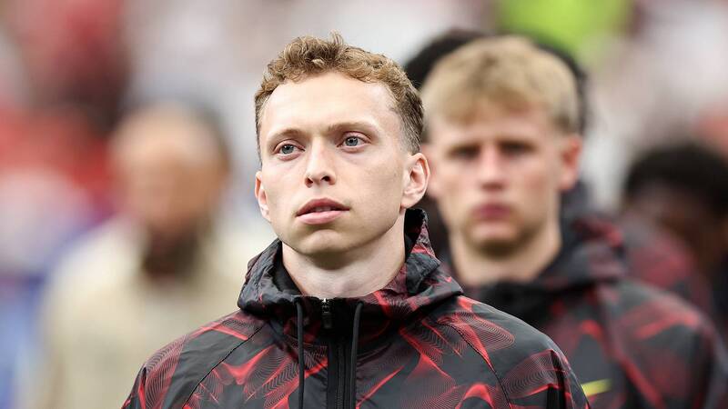 ‘Celtic are perfectly entitled’ &ndash; Chris Sutton issues verdict on latest Alistair Johnston to Everton update