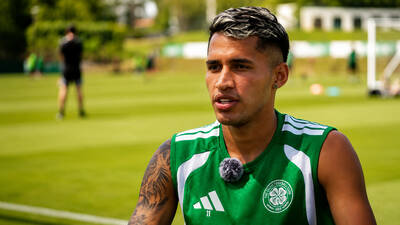 ‘Raging’ Camilo Durán throws strop after Kilmarnock substitution Celtic fans absolutely love it ‘Raging’ Camilo Durán throws strop after Kilmarnock substitution Celtic fans absolutely love it