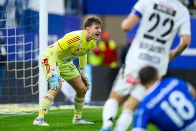 Celtic-linked keeper set for Monday medical ahead of NEC Nijmegen move