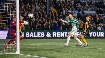 ‘He’s Staying’ – Shaun Maloney makes Johnny Kenny’s Celtic future clear