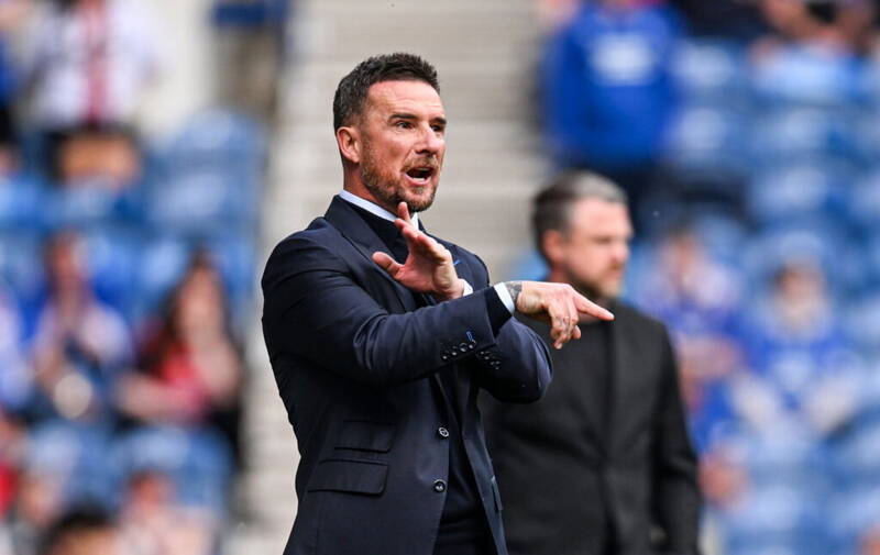 Barry Ferguson jumps to the defence of Staunch Del. It kills him that Celtic fans are revelling in his pain.
