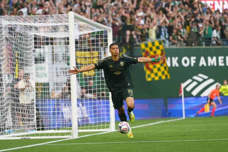 Rangers identify striker, Celtic next signing lands, Aberdeen sale ‘made sense’ &ndash; Scottish transfers