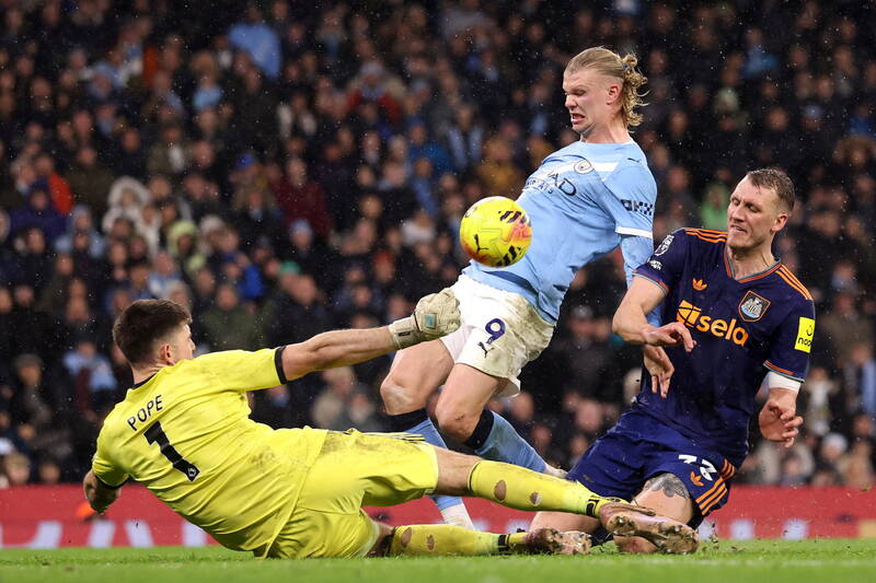 Nick Pope would be a hugely influential signing, just like Joe Hart Nick Pope would be a hugely influential signing, just like Joe Hart