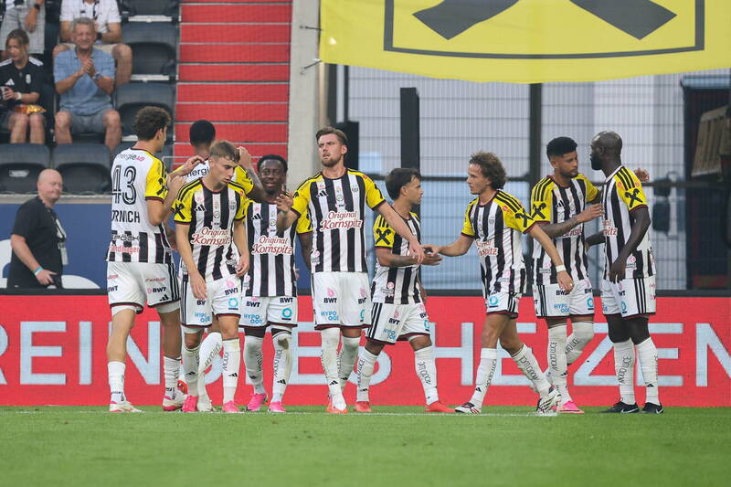 Bottles, replays, fight backs – Celtic against Austrian opposition Bottles, replays, fight backs – Celtic against Austrian opposition
