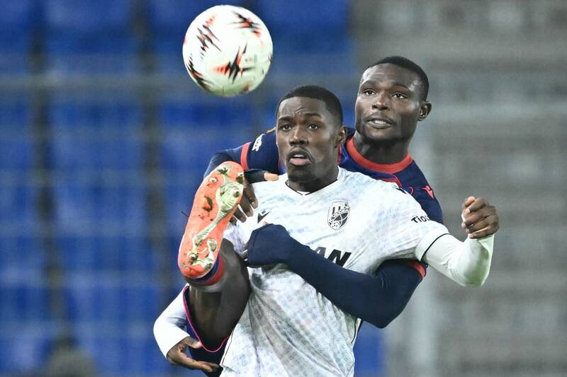 Celtic join race for midfielder, Rangers deal edges closer, Hibs to finalise move &ndash; Scottish transfer news
