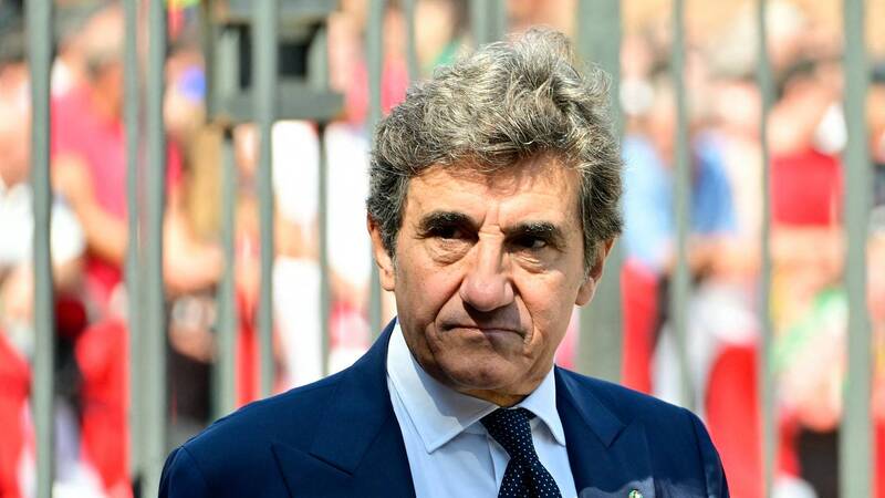 Club chief refuses to rule out exit amid Celtic ‘interest’ in midfielder