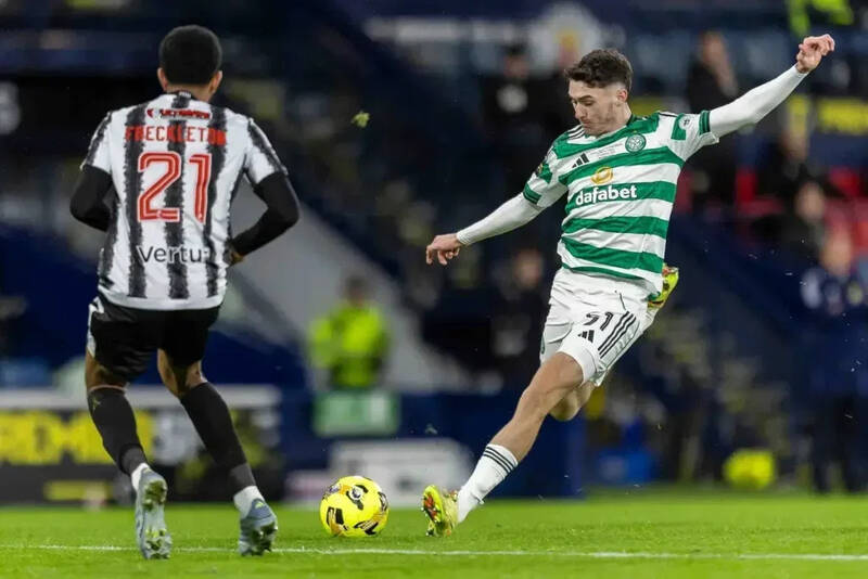 Best game in a Celtic jersey- Chris Sutton’s verdict as Celtic hammer LASK