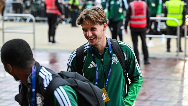 ‘There’s a lot of interest’ &ndash; Journalist suggests Celtic will have to make decision over attacker