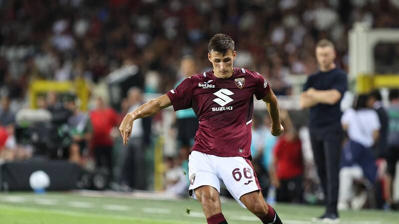 Celtic decide on sensible path to signing expensive midfielder &ndash; report