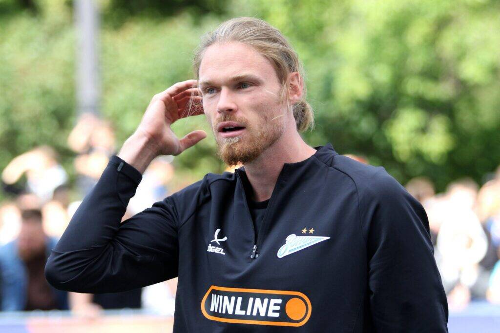 Celtic ‘Interested’ in International Goalkeeper – Report