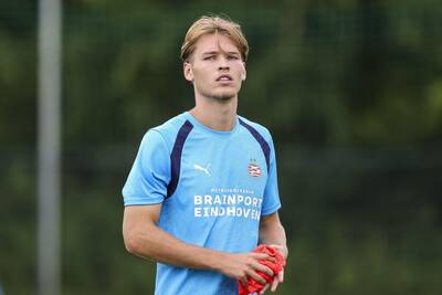 Celtic ‘Hold Talks’ Over Midfielder as Mahmić Goes Elsewhere