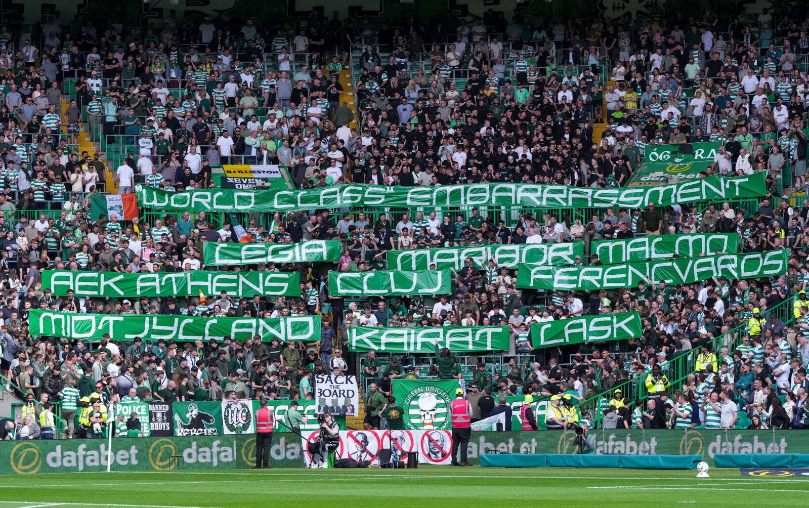 Green Brigade brilliantly call out Celtic board on Champions League playoff disasters