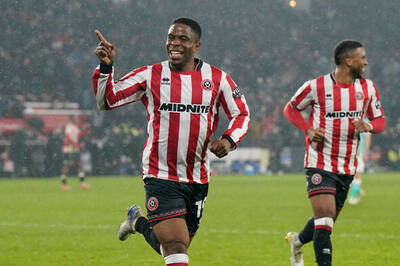 Chiedozie Ogbene joins Lincoln City on loan from Ipswich Town