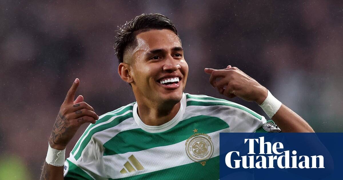 Scottish Premiership: Durán inspires Celtic to convincing victory after Dalglish ovation