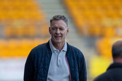 “Mauled” – Chris Sutton Blasts Celtic After Ibrox Humiliation