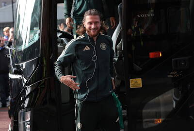 ‘It lacks a bit of courage’ – Sutton delivers frank Kasper Høgh Celtic assessment