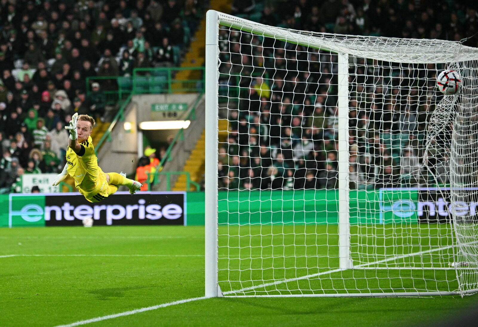 A tactical disaster-class at Celtic Park leaves everyone scratching their heads, including Martin O’Neill…