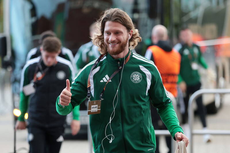 Scott Sinclair tells Kasper Hogh what comes with £11m Celtic price tag
