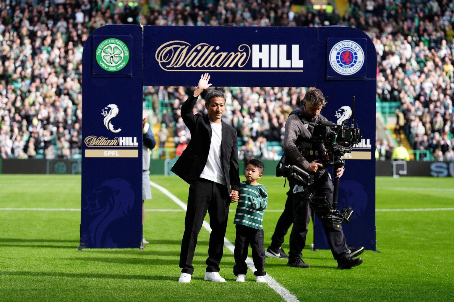 Daizen Maeda Sends Celtic Fans Message after Parkhead Visit