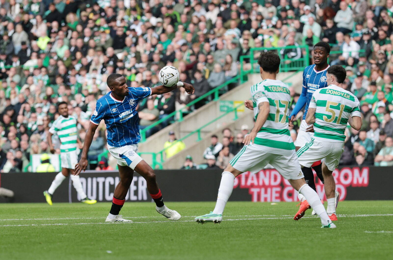 Pundit slaughters ‘garbage’ Celtic midfield over ‘no legs and no fight’
