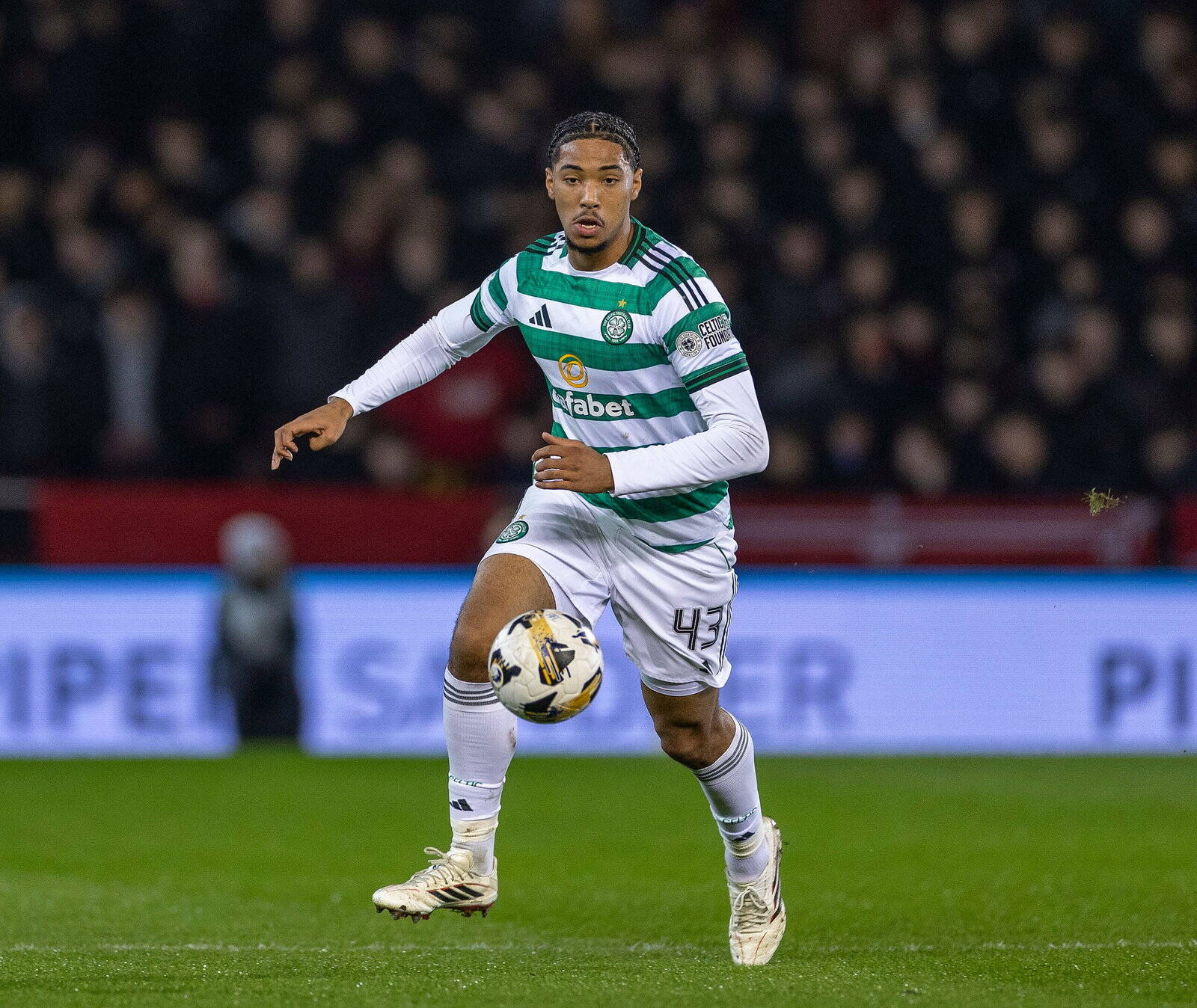 Former Celtic defender facing lengthy spell out after cruel injury blow
