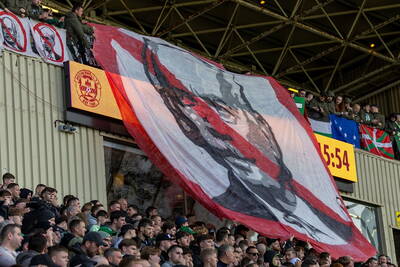Today the Celtic fans got it spot on; Support the team. Oppose the regime.