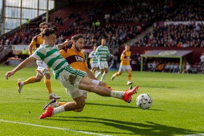 “Like Pirlo” – Chris Sutton’s Brilliant Celtic Star Comparison
