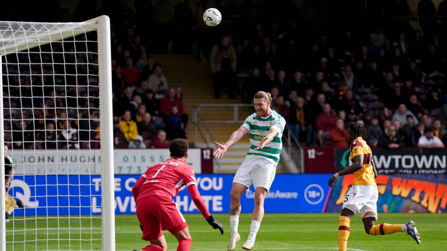 Martin O’Neil can only defend Kasper Hogh’s confidence crisis for so long