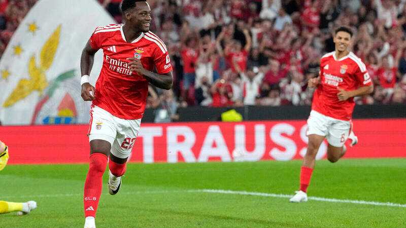 Jhon Duran scores twice as Benfica prove too hot to handle for Celtic
