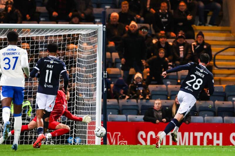 Rangers momentum grinds to a halt in Dundee as costly error hands Celtic and Hearts incentive