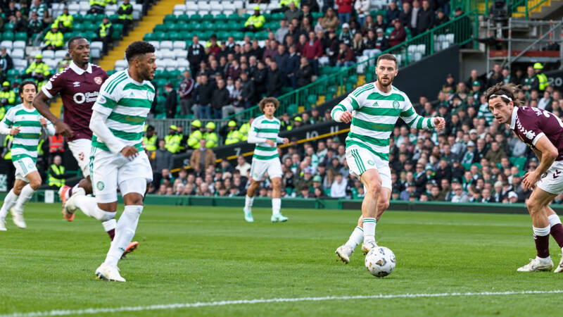 ‘I watched him’: BBC reporter spots telling Kasper Høgh reaction after Celtic star loses starting place