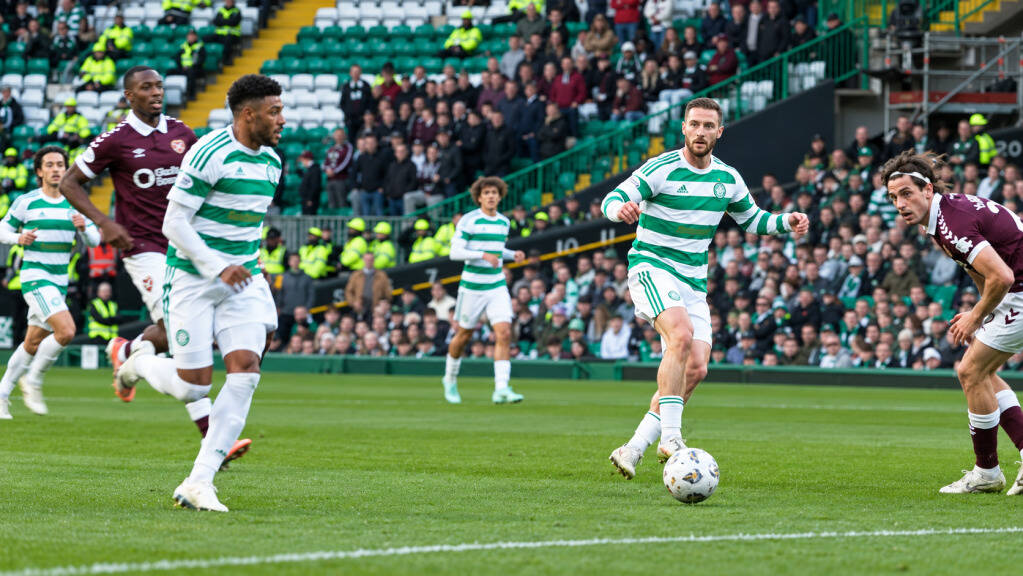 ‘I watched him’: BBC reporter spots telling Kasper Høgh reaction after Celtic star loses starting place