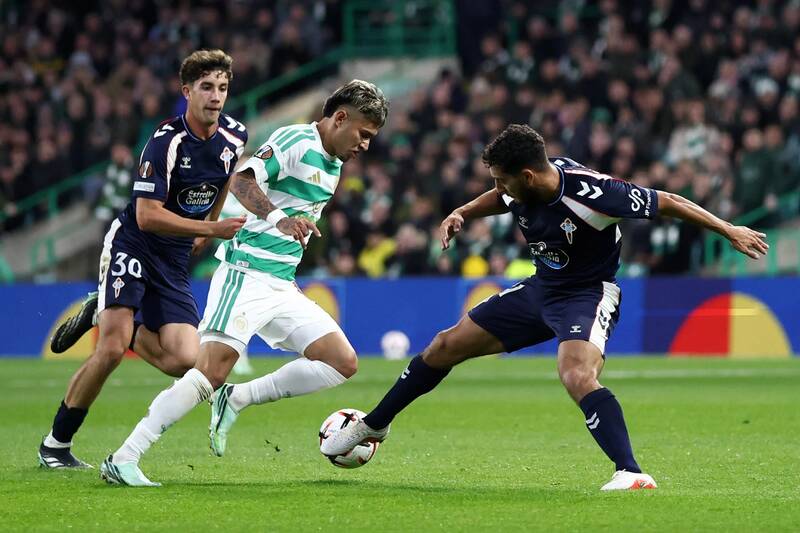 Pat Bonner takes aim at Camilo Duran as Celtic’s European struggles continue