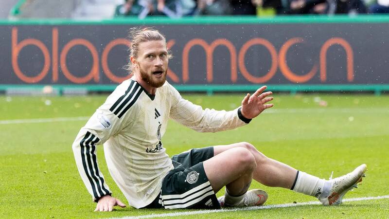 Celtic can show Kasper Hogh patience, but he must be benched Celtic can show Kasper Hogh patience, but he must be benched