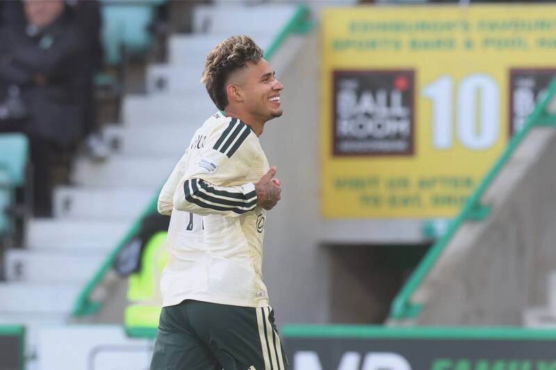 Celtic camera catches what Camilo Duran did to Hibs fans after scoring Easter Road winner