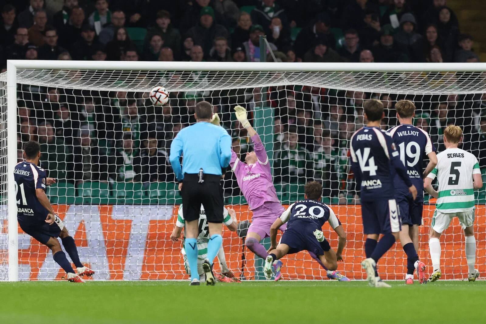 Watch: ‘Let the People Sing’ played at Celta Vigo stadium in emotional tribute to Celtic