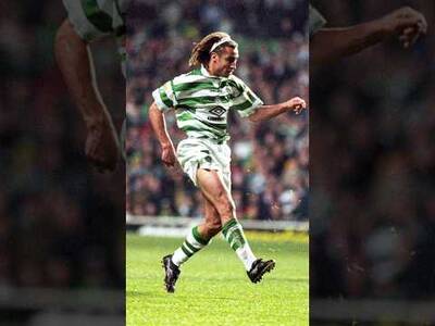 ⏪ A cheeky Larsson chip in this #CELDUTD win from 1997! 🍟