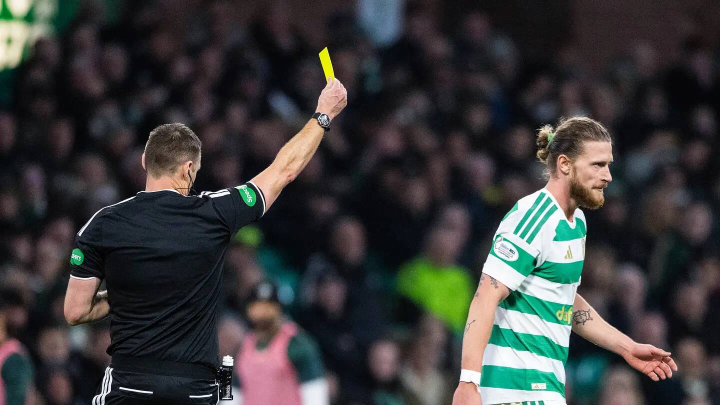 Chris Sutton takes aim at Martin O’Neill’s approach with Kasper Hogh