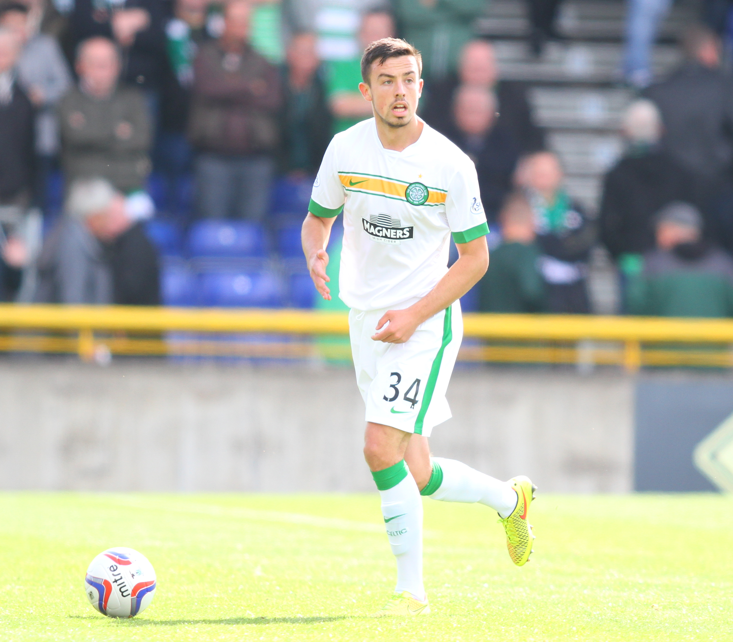 Former Celtic defender Eoghan O’Connell won over by Bury’s Lee Clark