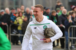 Video: Leigh Griffiths Takes Scottish Premiershp Trophy to Evening With