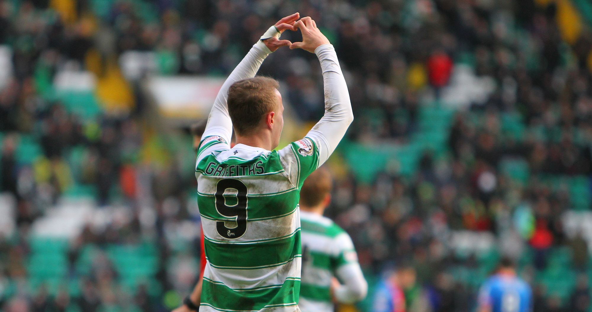 Leigh Griffiths applauds Moussa Dembele’s set-up act