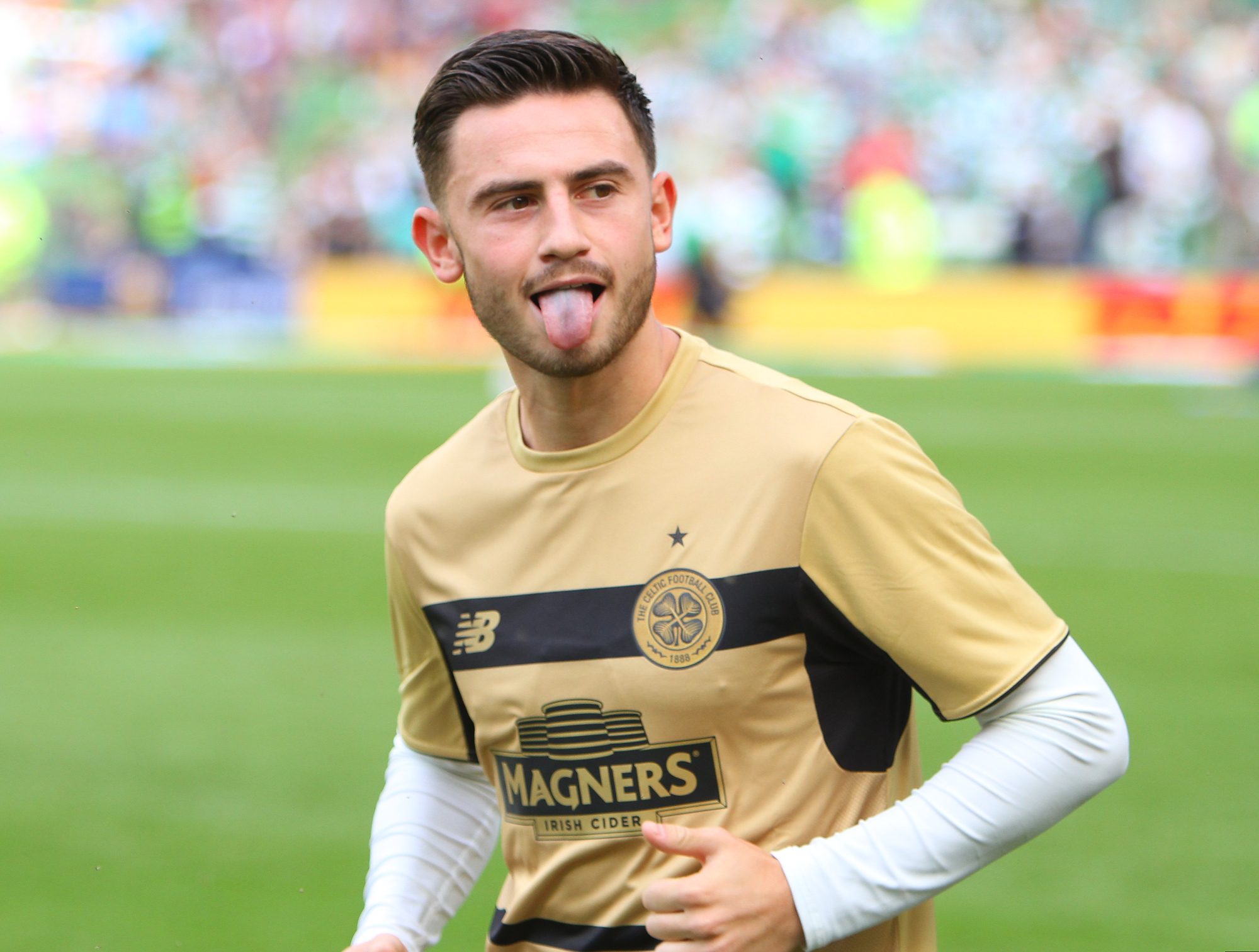 ​DONE DEAL: Man City winger Roberts re-joins Celtic on loan
