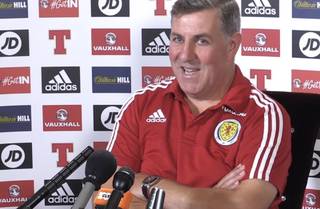 Mark McGhee on Co-Commentary For Celtic v Morton Gets a Funny Response Mark McGhee on Co-Commentary For Celtic v Morton Gets a Funny Response