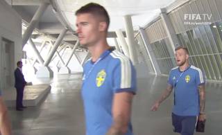 Video: Mikael Lustig and John Guidetti Sound Relaxed Singing Ed Sheeran Ahead of England Game Video: Mikael Lustig and John Guidetti Sound Relaxed Singing Ed Sheeran Ahead of England Game