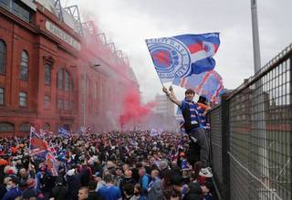 Rangers fans out of order as images emerge – ‘that is not right,’ says pundit